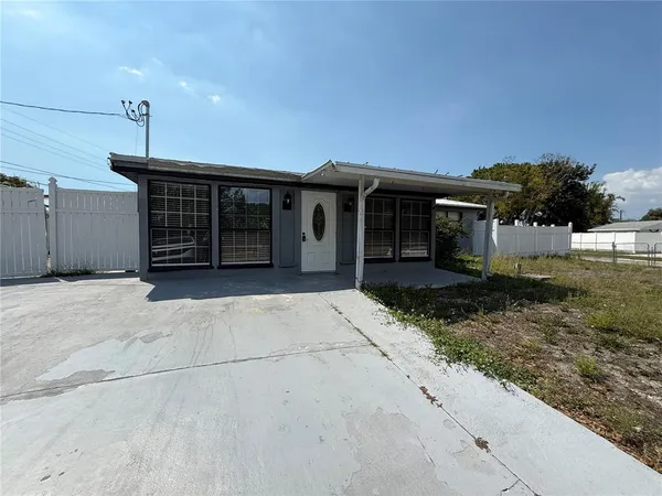 $2,695 | 6014 Southern Comfort Boulevard, Tampa, FL 33634