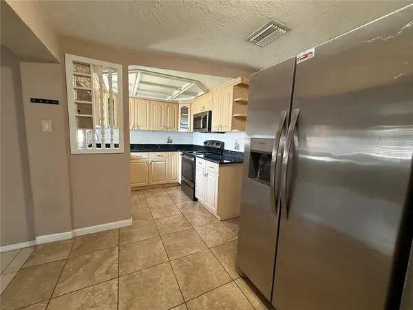 $2,695 | 6014 Southern Comfort Boulevard, Tampa, FL 33634