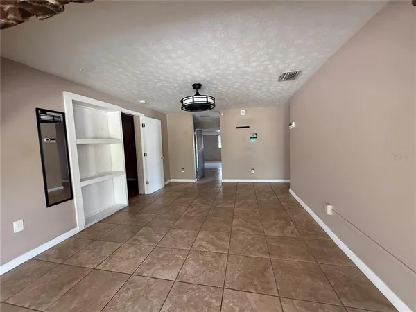 $2,695 | 6014 Southern Comfort Boulevard, Tampa, FL 33634