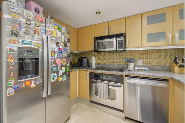 $520,000 | 2101 Brickell Avenue, Unit 2009, Miami, FL 33129