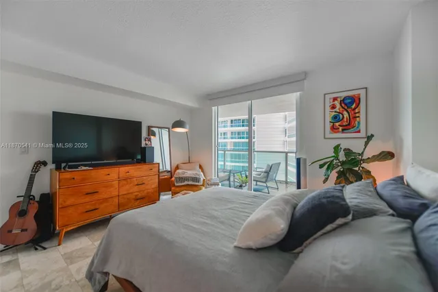 $520,000 | 2101 Brickell Avenue, Unit 2009, Miami, FL 33129