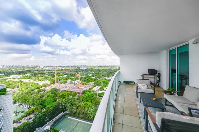 $520,000 | 2101 Brickell Avenue, Unit 2009, Miami, FL 33129