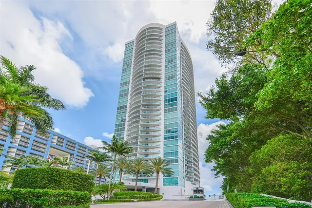 $520,000 | 2101 Brickell Avenue, Unit 2009, Miami, FL 33129