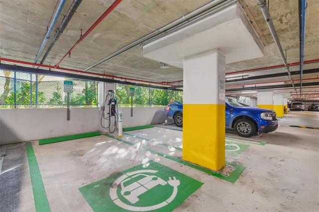 $520,000 | 2101 Brickell Avenue, Unit 2009, Miami, FL 33129