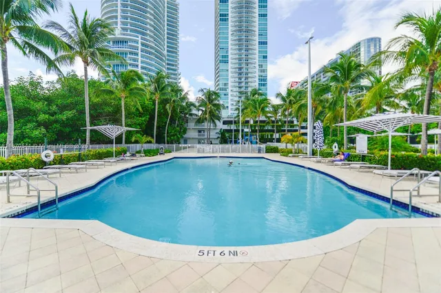 $520,000 | 2101 Brickell Avenue, Unit 2009, Miami, FL 33129