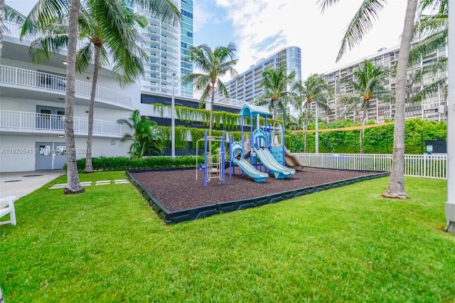 $520,000 | 2101 Brickell Avenue, Unit 2009, Miami, FL 33129