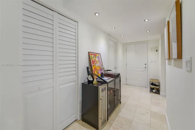 $520,000 | 2101 Brickell Avenue, Unit 2009, Miami, FL 33129