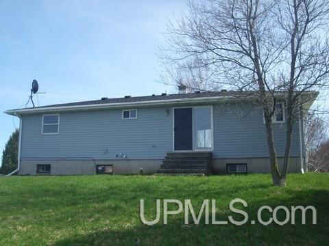 3016 18th Road Escanaba, MI 49829 - Photo 11 of 17