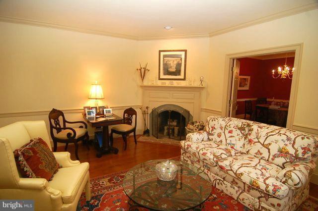 Generously sized Living Room