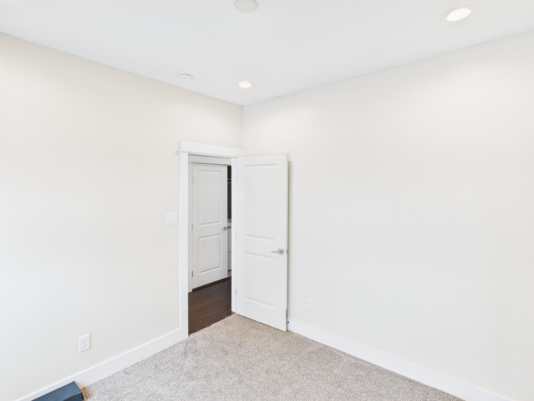 754 West Donovan Street Houston, TX 77091 - Photo 19 of 31 a view of an empty room