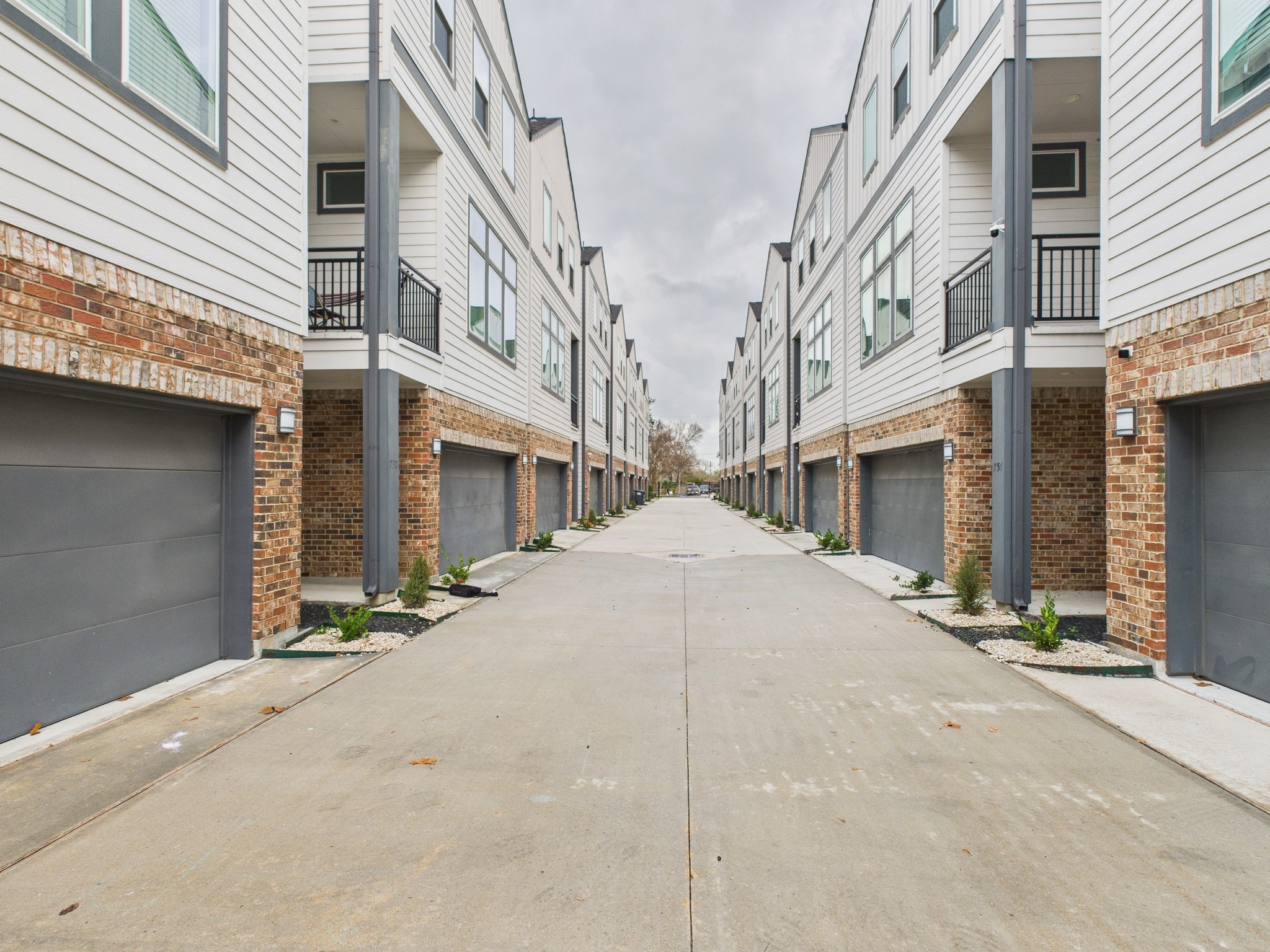 754 West Donovan Street Houston, TX 77091 - Photo 2 of 31 a view of a building with many windows
