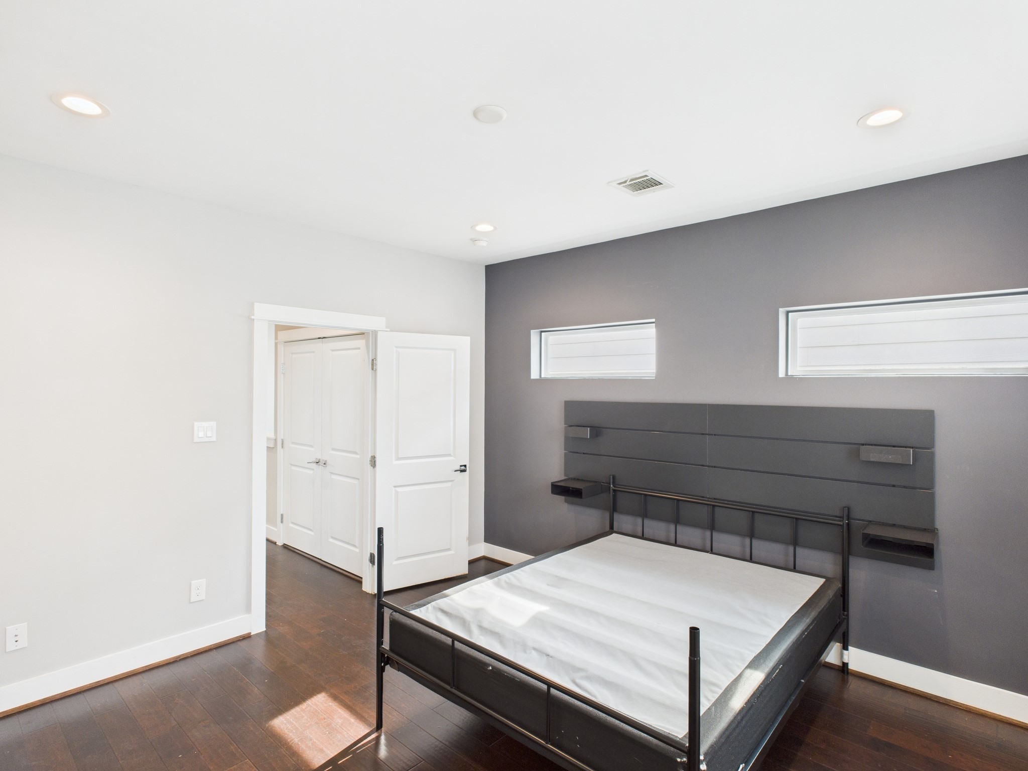 754 West Donovan Street Houston, TX 77091 - Photo 27 of 31 a room with a bed and a window