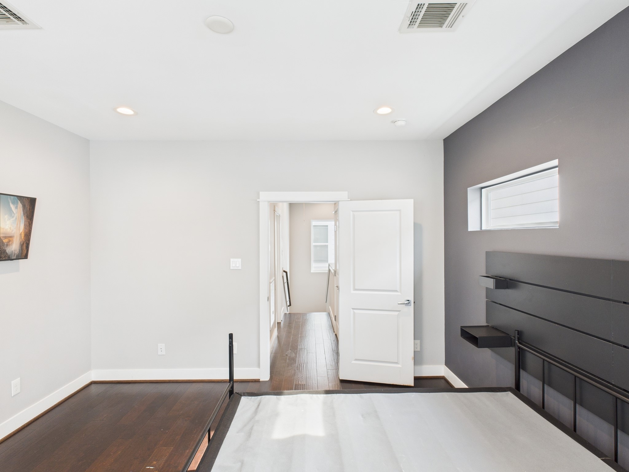 754 West Donovan Street Houston, TX 77091 - Photo 28 of 31 a view of an empty room