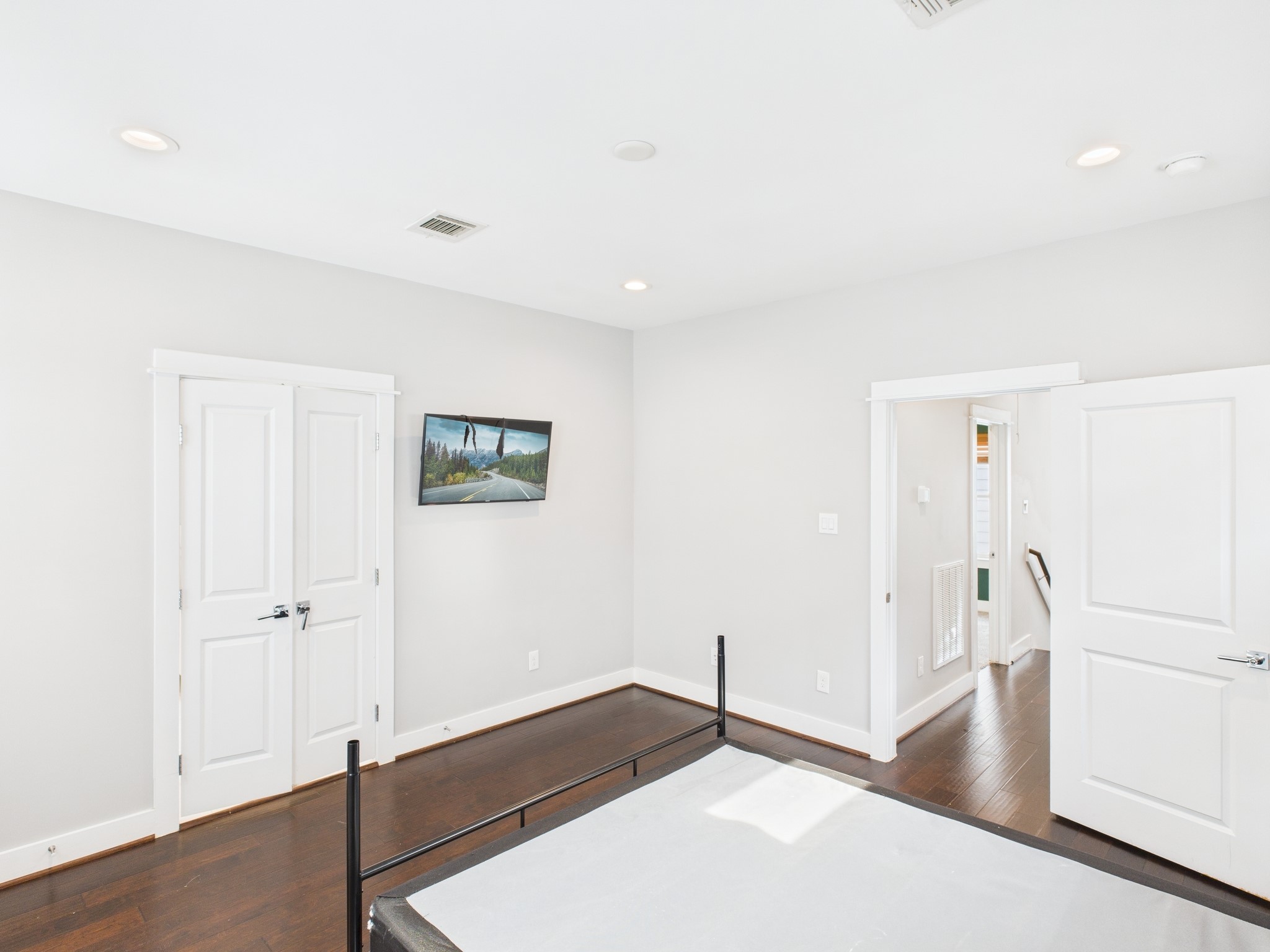 754 West Donovan Street Houston, TX 77091 - Photo 29 of 31 a view of a hallway with closet