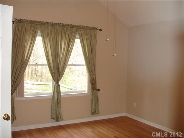 1808 Running Brook Road Charlotte, NC 28214 - Photo 12 of 16 Gallery Image 12