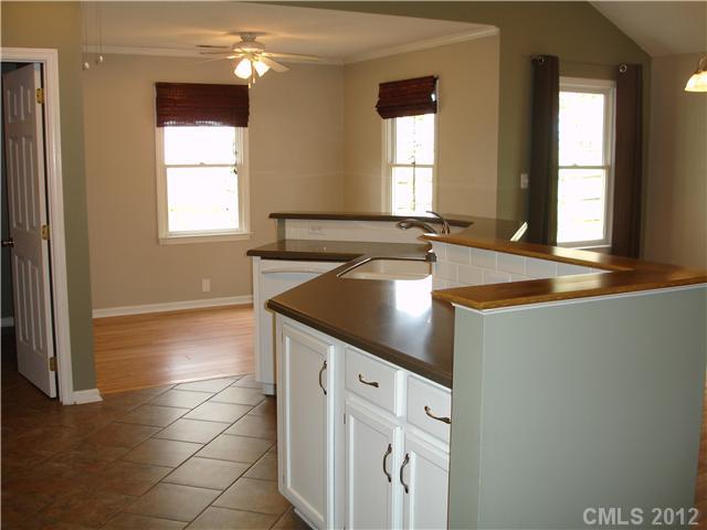 1808 Running Brook Road Charlotte, NC 28214 - Photo 9 of 16 Gallery Image 9