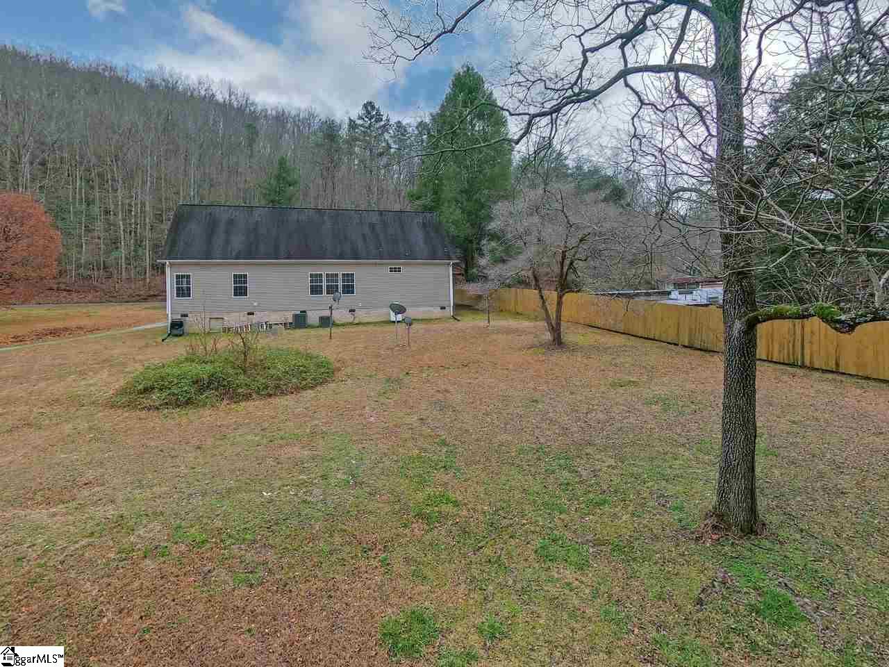 606 Beaver Dam Road Marietta, SC 29661 - Photo 4 of 35 Gallery Image 4