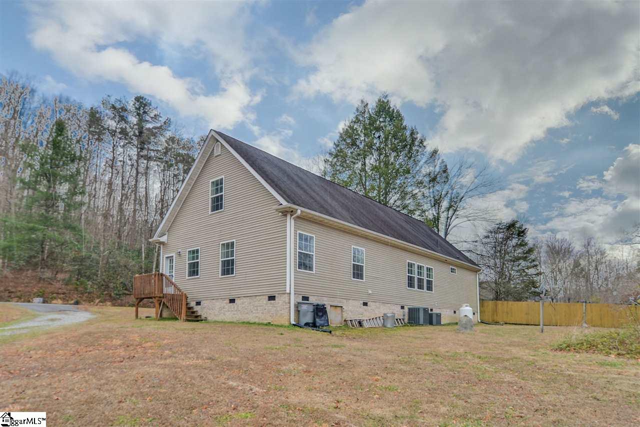606 Beaver Dam Road Marietta, SC 29661 - Photo 5 of 35 Gallery Image 5