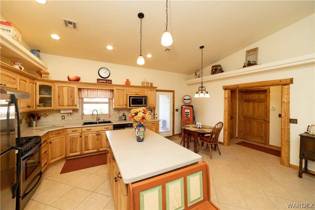 597 South Santa Cruz Road Golden Valley, AZ 86413 - Photo 12 of 70 Gallery Image 12