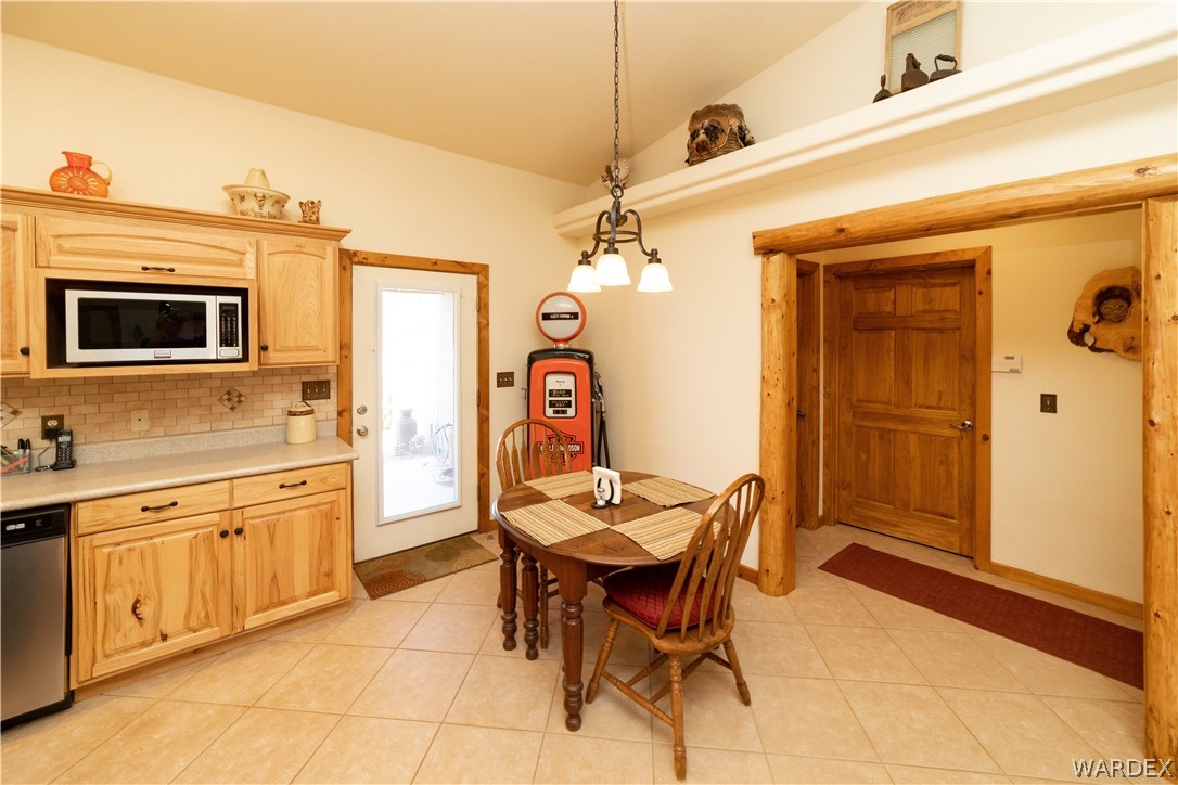 597 South Santa Cruz Road Golden Valley, AZ 86413 - Photo 14 of 70 Gallery Image 14