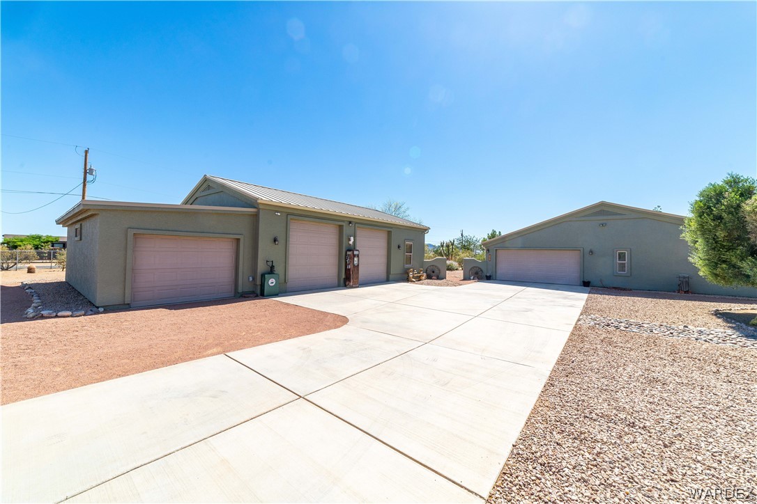 597 South Santa Cruz Road Golden Valley, AZ 86413 - Photo 2 of 70 Gallery Image 2