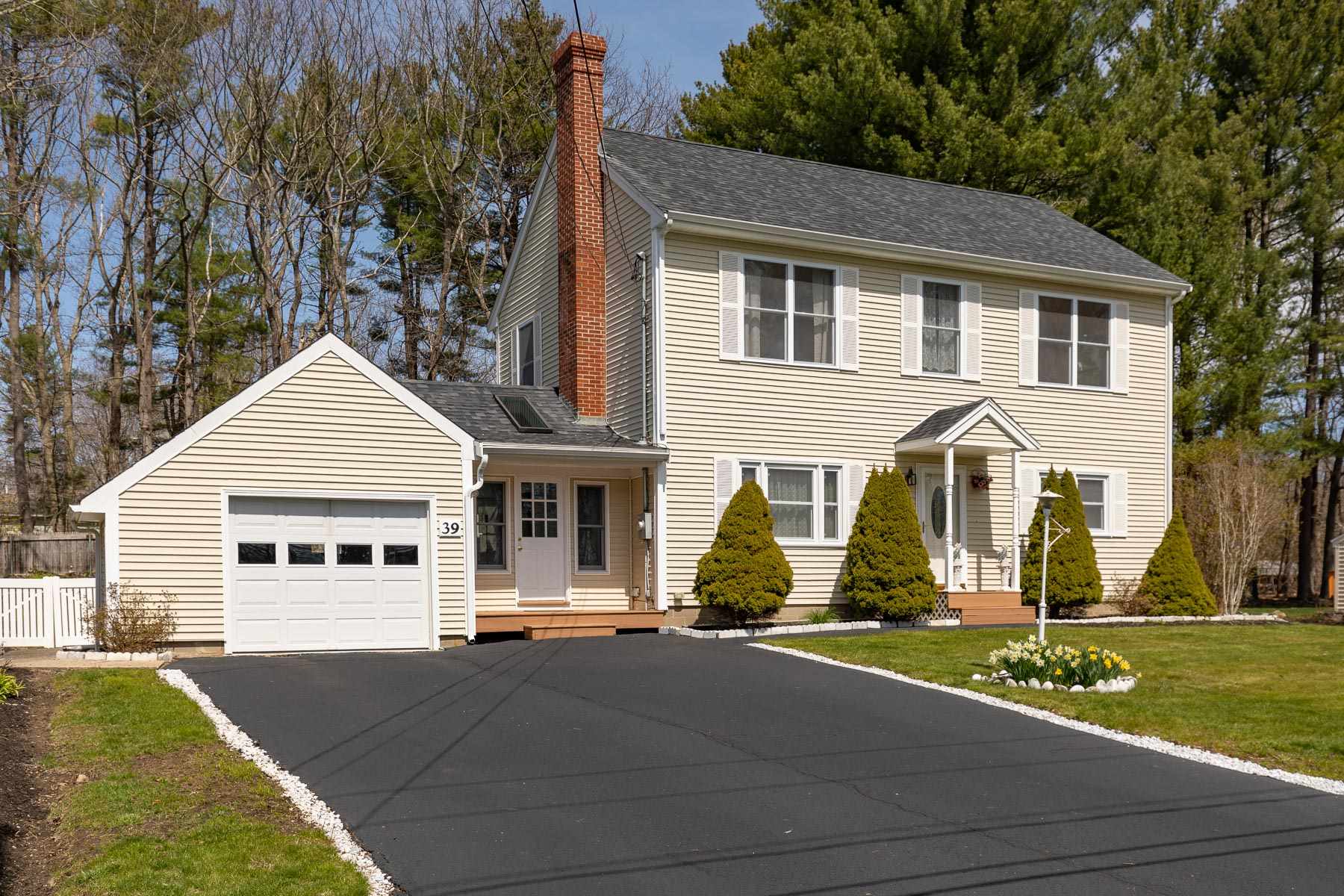 39 Taft Road Portsmouth, NH 03801 - Photo 2 of 40 Gallery Image 2