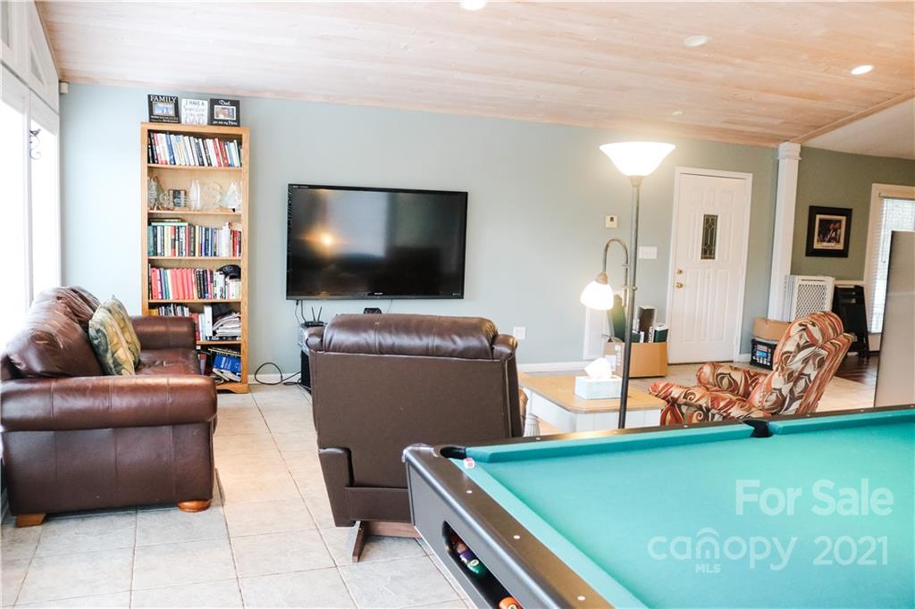 1776 Arbor Grove Church Road Purlear, NC 28665 - Photo 11 of 39 Gallery Image 11