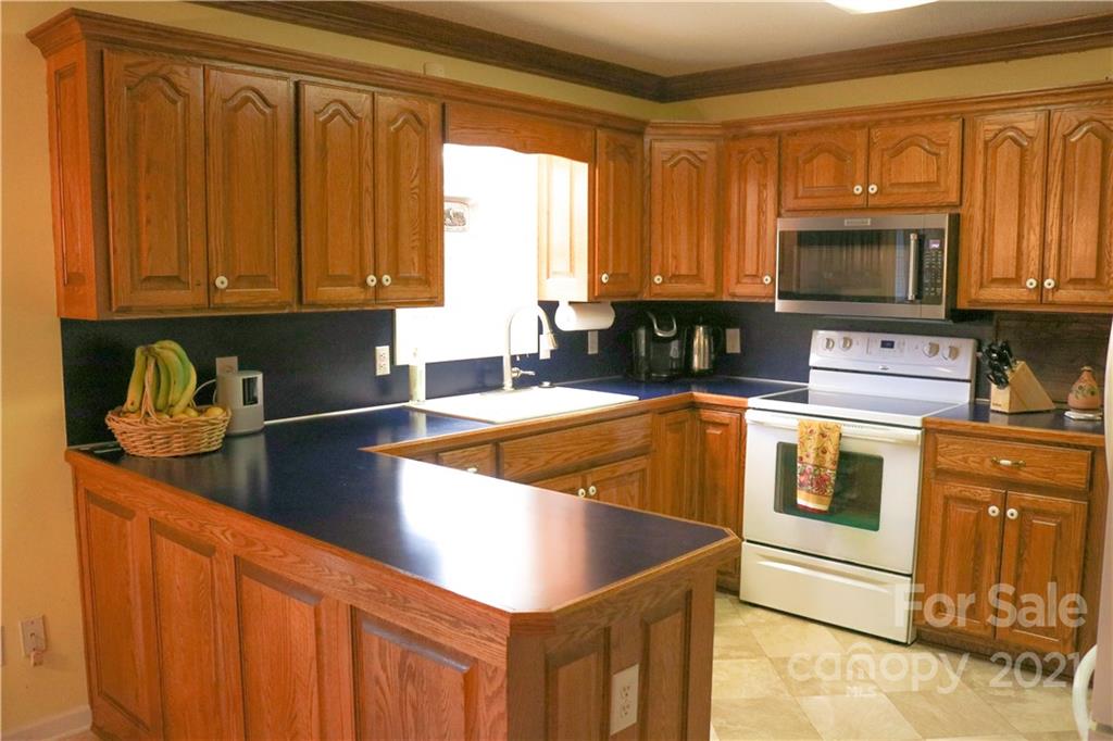 1776 Arbor Grove Church Road Purlear, NC 28665 - Photo 15 of 39 Gallery Image 15