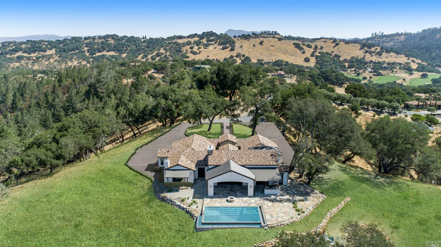 Breathtaking panoramic views and added privacy with no neighbors in sight!