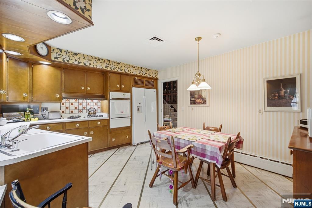 1111 Cumbermeade Road Fort Lee, NJ 07024 - Photo 11 of 30 Gallery Image 11