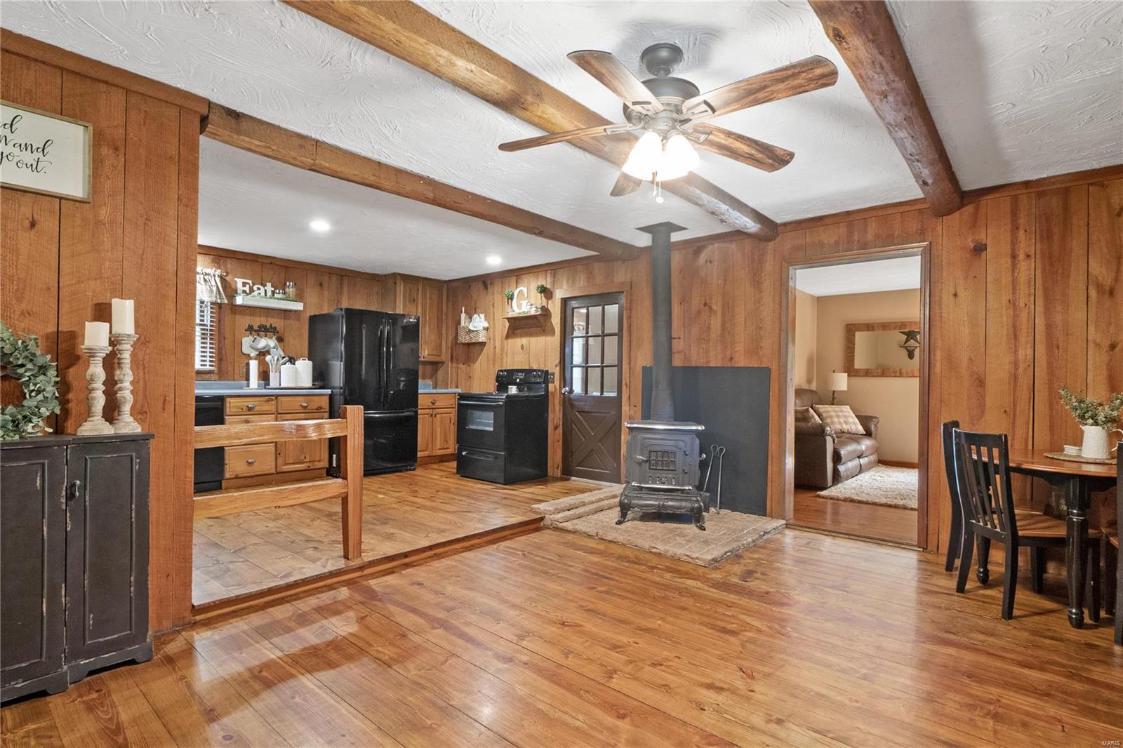 8042 Roscow Road Red Bud, IL 62278 - Photo 8 of 40 Gallery Image 8