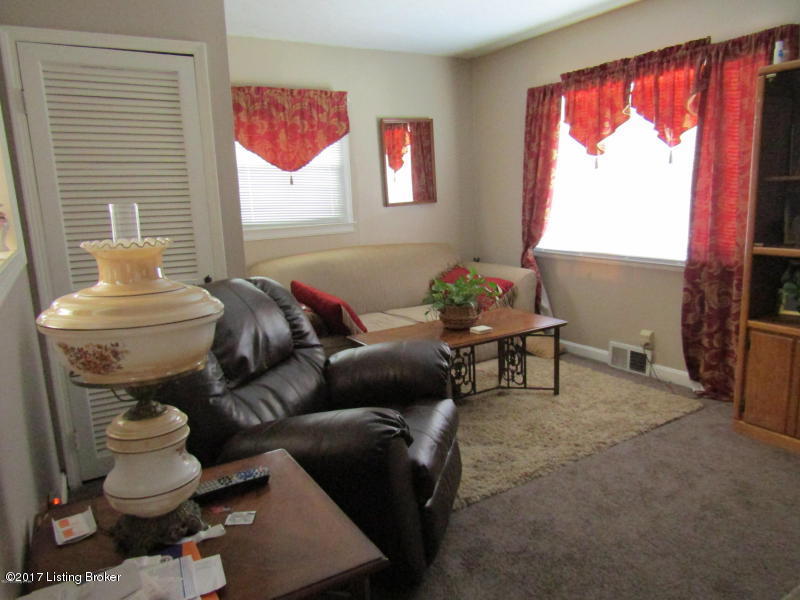 10606 Barricks Road Louisville, KY 40229 - Photo 22 of 34 LIVING ROOM