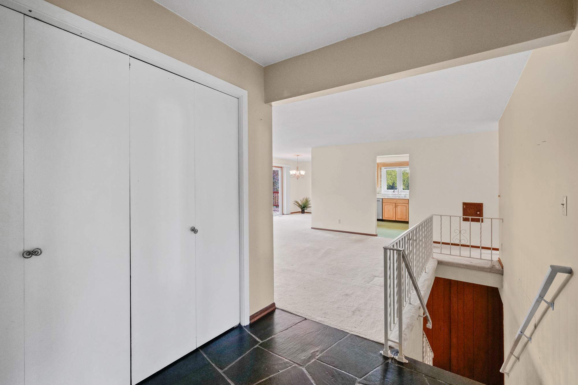 10243 Rich Road Bloomington, MN 55437 - Photo 7 of 48 Gallery Image 7
