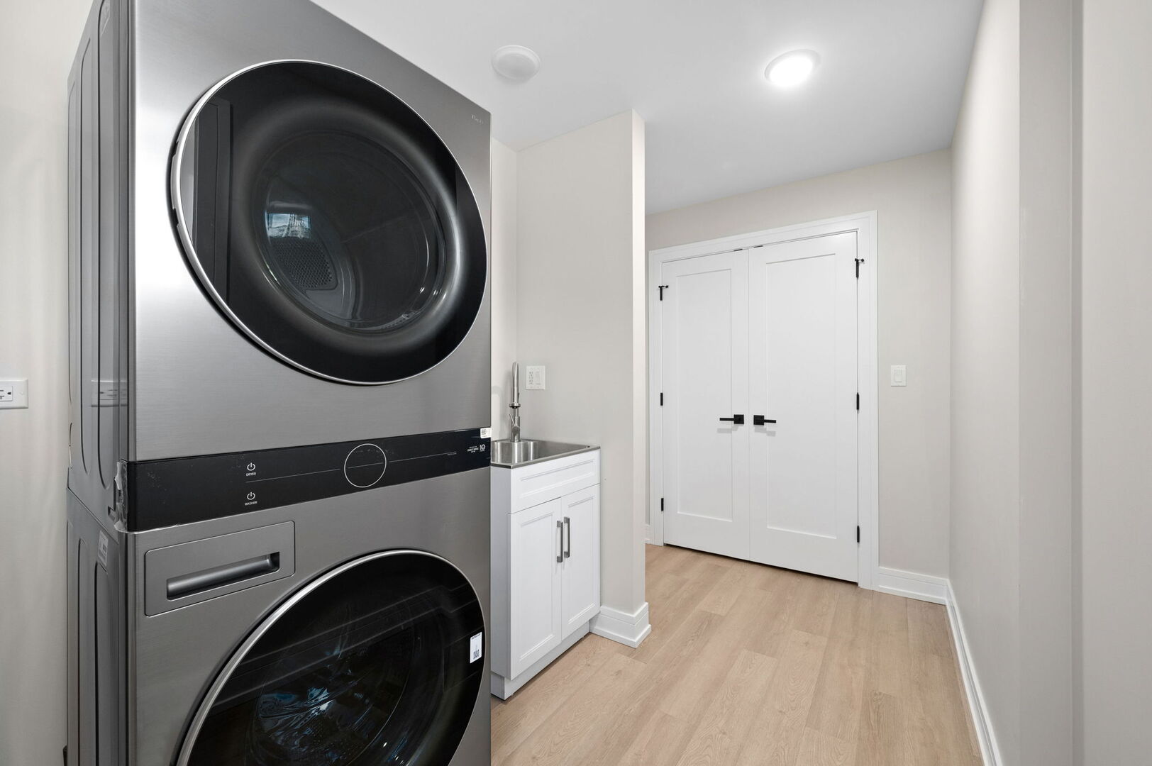 5825 West Byron Street Chicago, IL 60634 - Photo 24 of 33 a close view of a washer and dryer