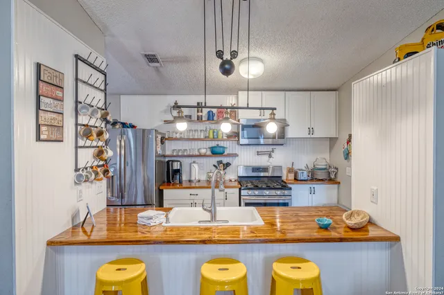 $499,000 | 302 Lantana, Concan, TX 78838