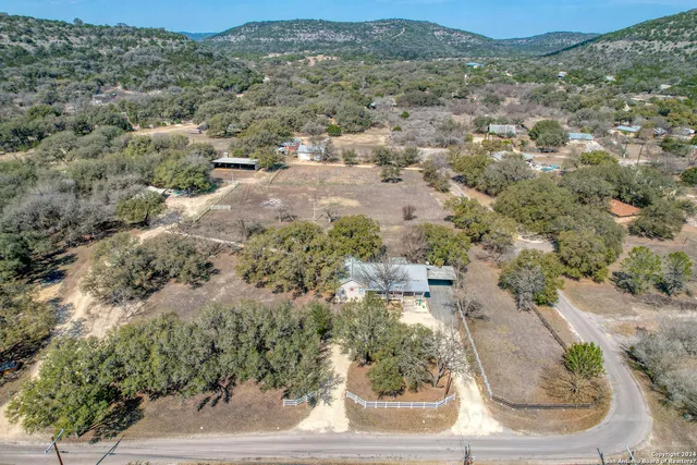 $499,000 | 302 Lantana, Concan, TX 78838