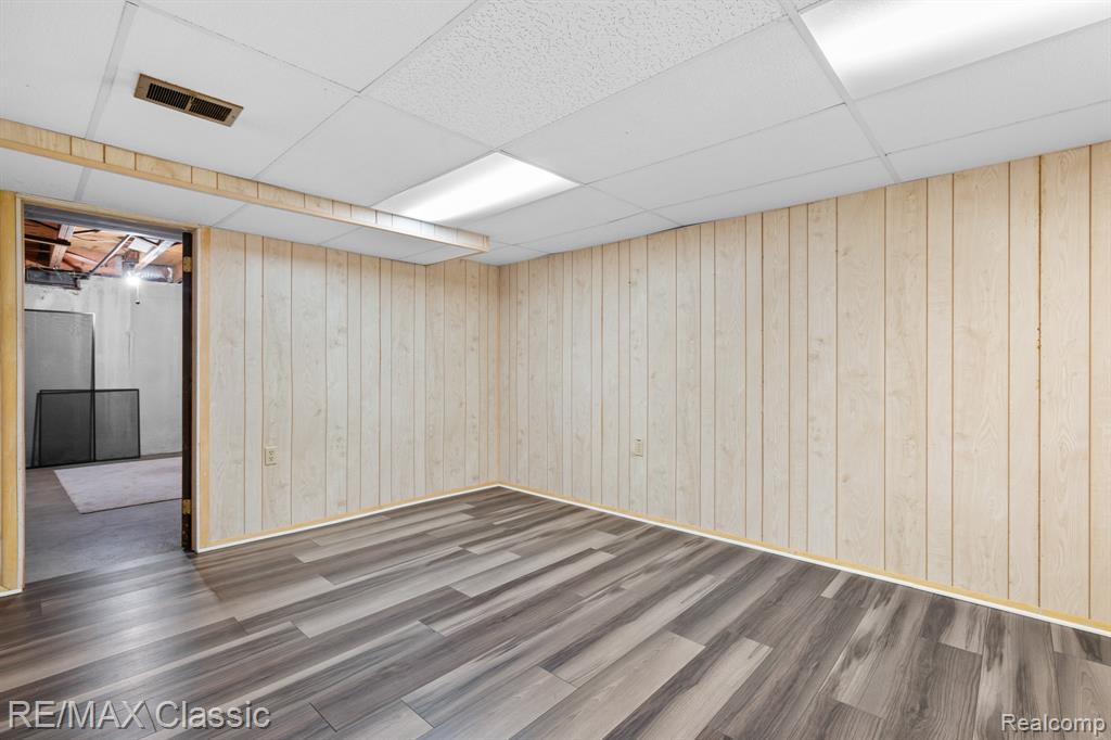23127 Farmington Road Farmington, MI 48336 - Photo 45 of 51 Gallery Image 45