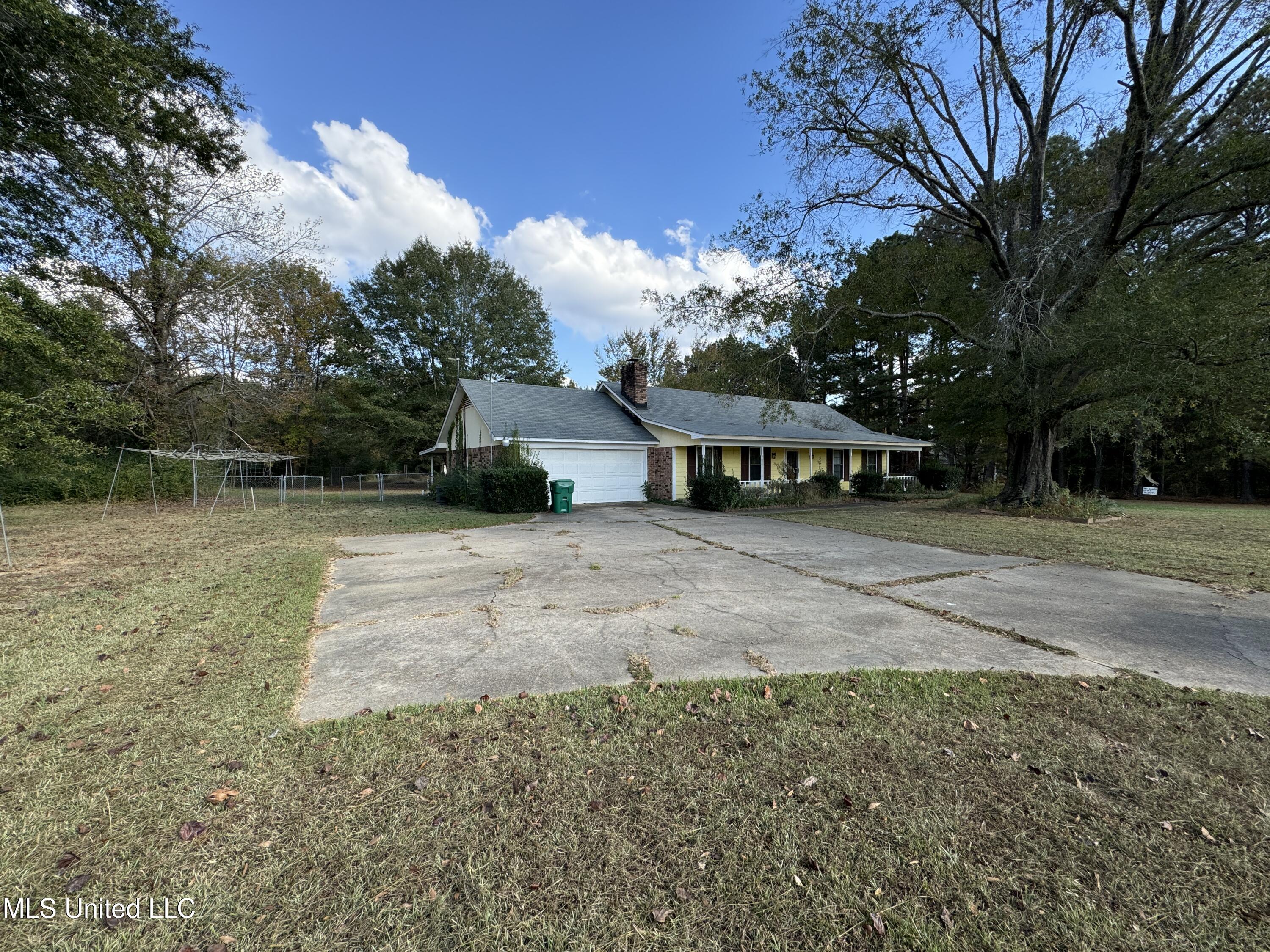 6752 Siwell Road Byram, MS 39272 - Photo 3 of 31 Photo Oct 29 2024, 3 28 24 PM
