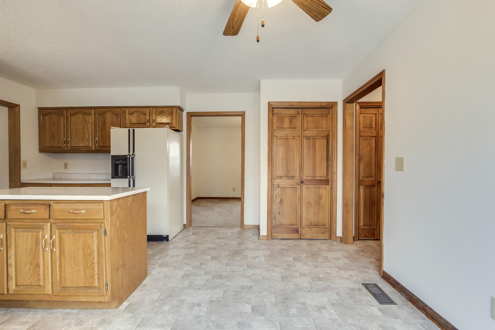 175 Suddath Road Harriman, TN 37748 - Photo 12 of 39 12_SuddathRoad_175_Breakfast03