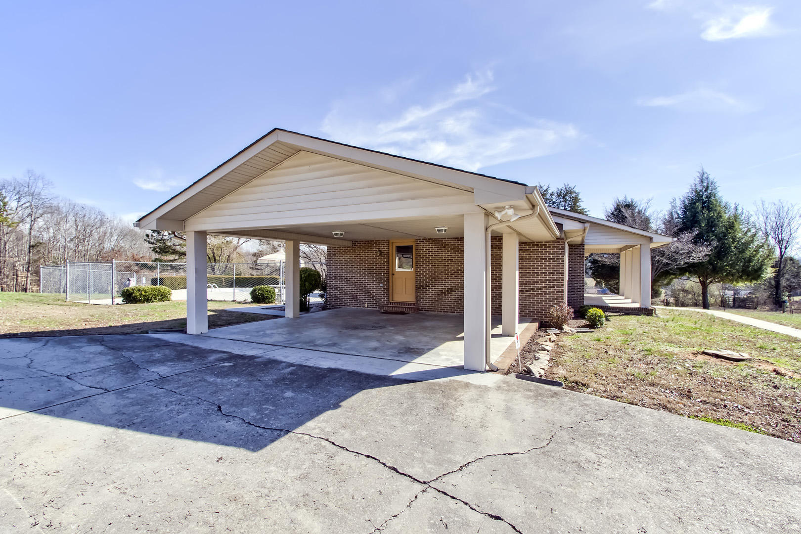 175 Suddath Road Harriman, TN 37748 - Photo 3 of 39 03_SuddathRoad_175_Carport