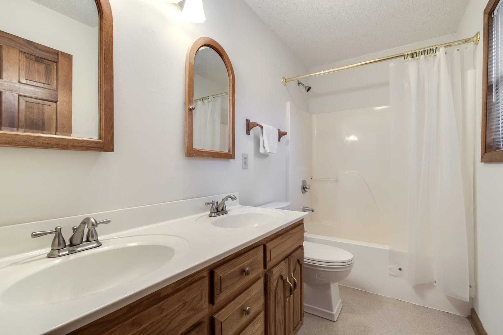 175 Suddath Road Harriman, TN 37748 - Photo 23 of 39 23_SuddathRoad_175_MasterBath