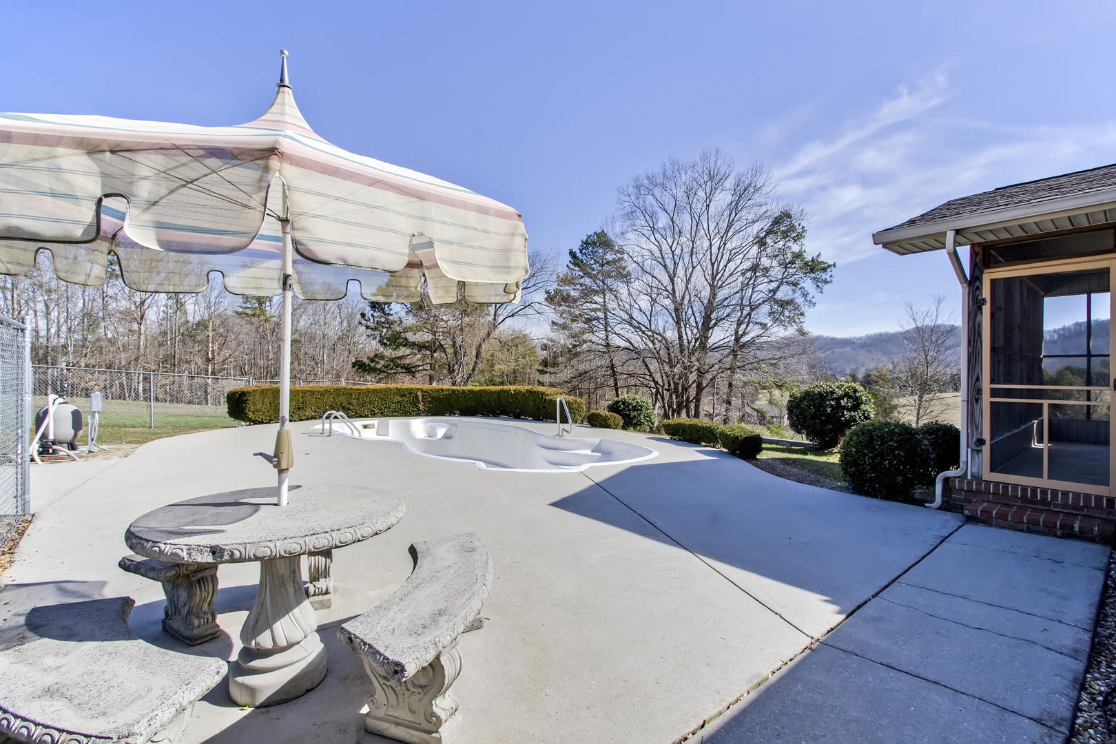 175 Suddath Road Harriman, TN 37748 - Photo 34 of 39 34_SuddathRoad_175_Pool02