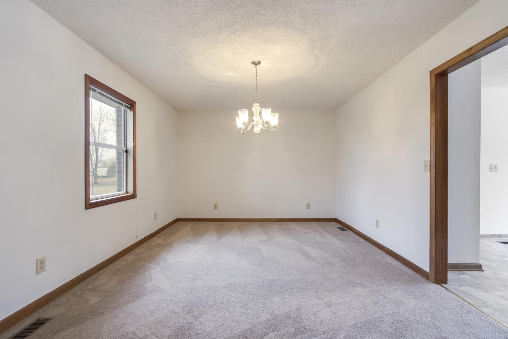 175 Suddath Road Harriman, TN 37748 - Photo 8 of 39 08_SuddathRoad_175_Dining01