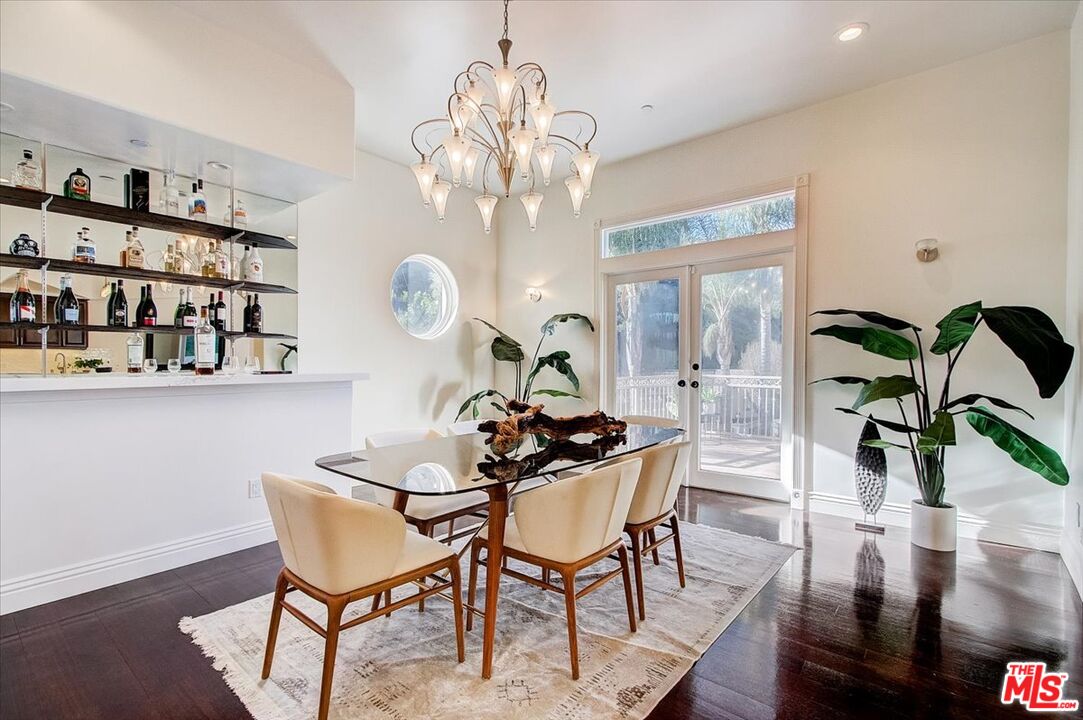 3760 Longview Valley Road Sherman Oaks, CA 91423 - Photo 11 of 53 Gallery Image 11