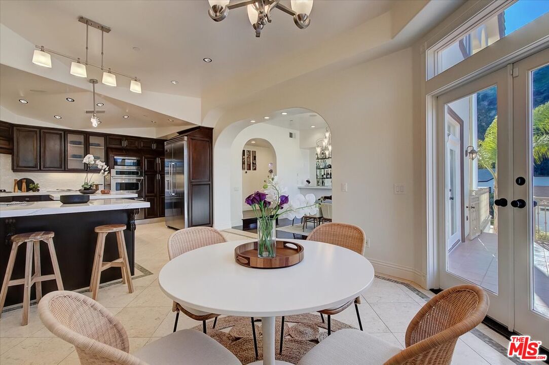 3760 Longview Valley Road Sherman Oaks, CA 91423 - Photo 15 of 53 Gallery Image 15