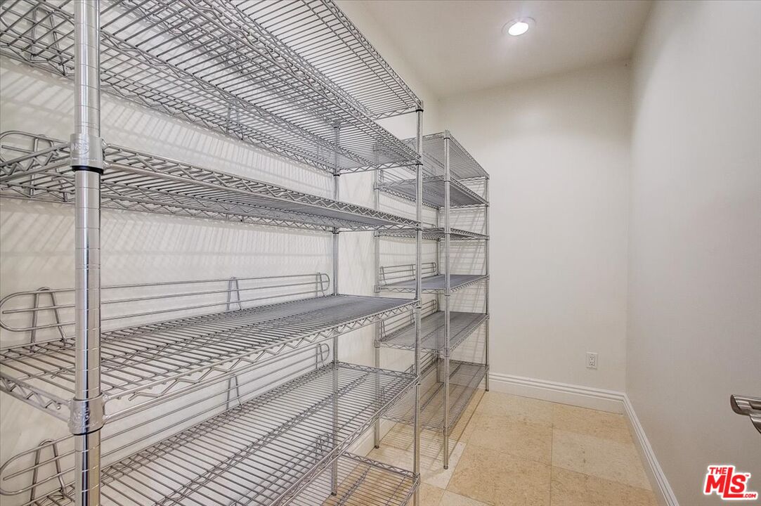 3760 Longview Valley Road Sherman Oaks, CA 91423 - Photo 22 of 53 Gallery Image 22