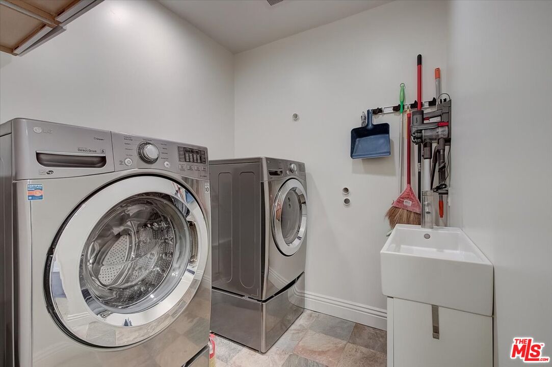 3760 Longview Valley Road Sherman Oaks, CA 91423 - Photo 23 of 53 Gallery Image 23
