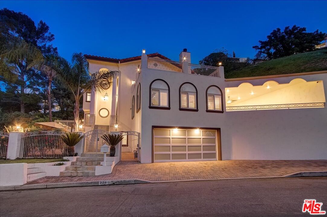 3760 Longview Valley Road Sherman Oaks, CA 91423 - Photo 3 of 53 Gallery Image 3