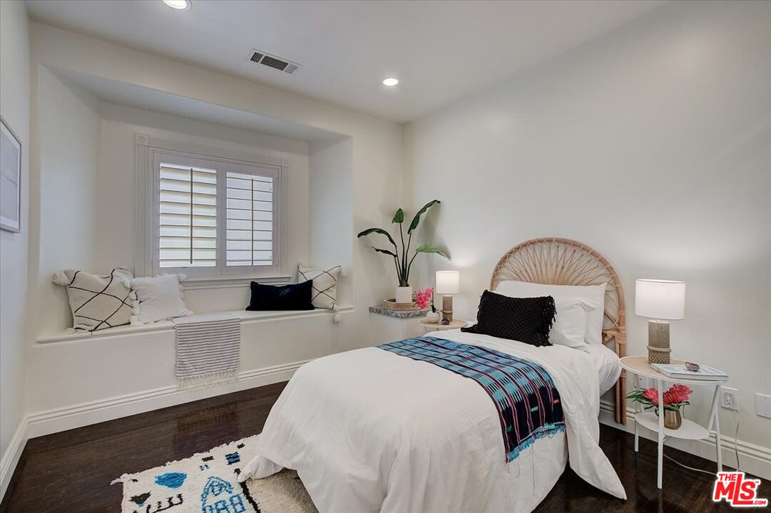 3760 Longview Valley Road Sherman Oaks, CA 91423 - Photo 35 of 53 Gallery Image 35
