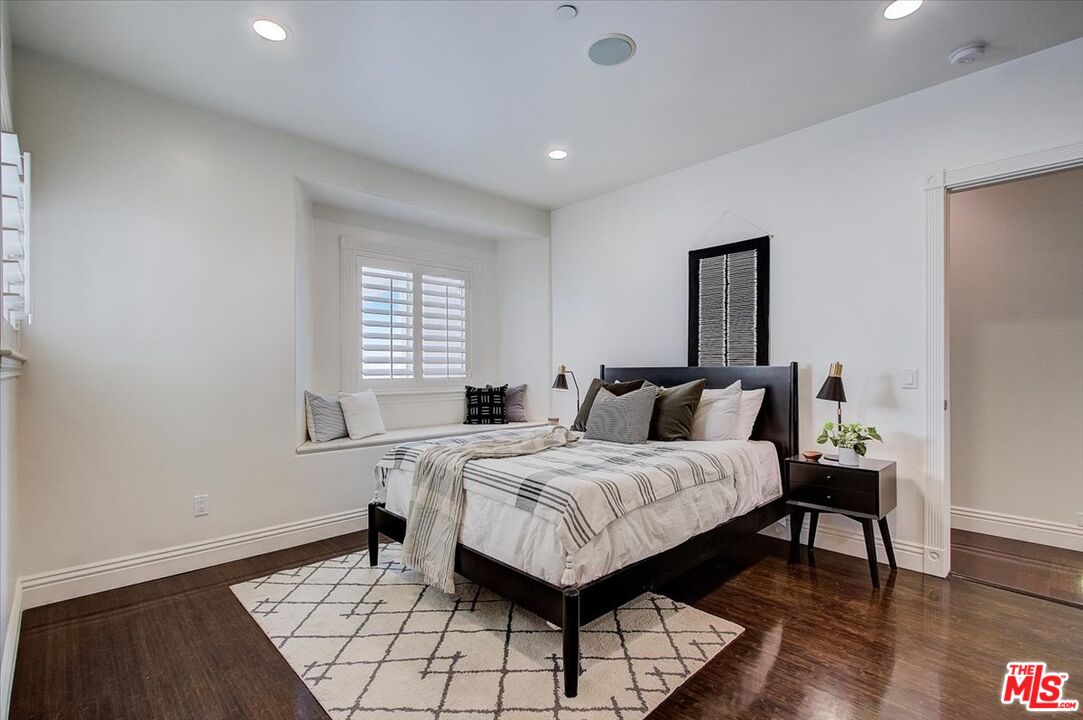 3760 Longview Valley Road Sherman Oaks, CA 91423 - Photo 37 of 53 Gallery Image 37